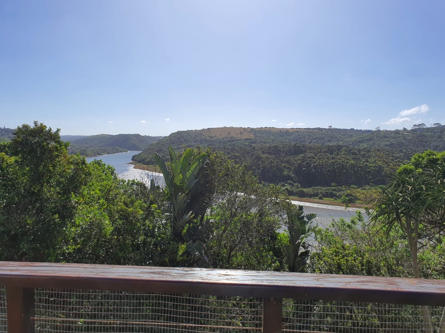 5 Bedroom Property for Sale in Gonubie North Eastern Cape